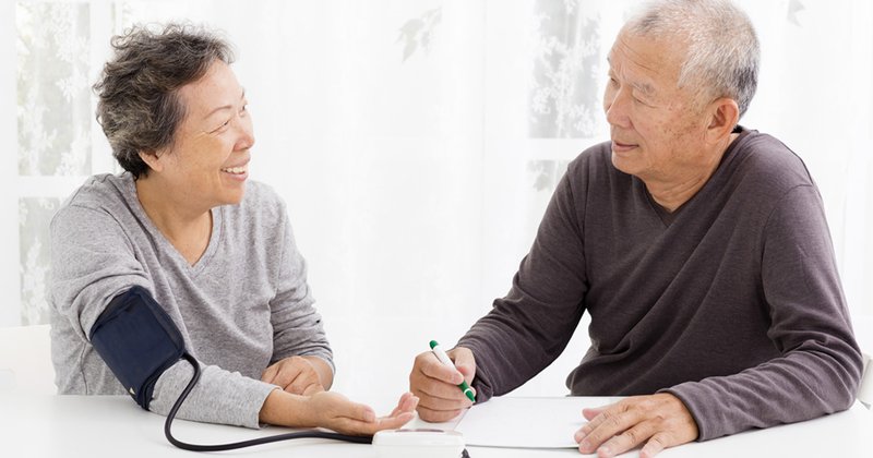 Phòng tránh bệnh cao huyết áp cho người cao tuổi với những biện pháp đơn giản sau