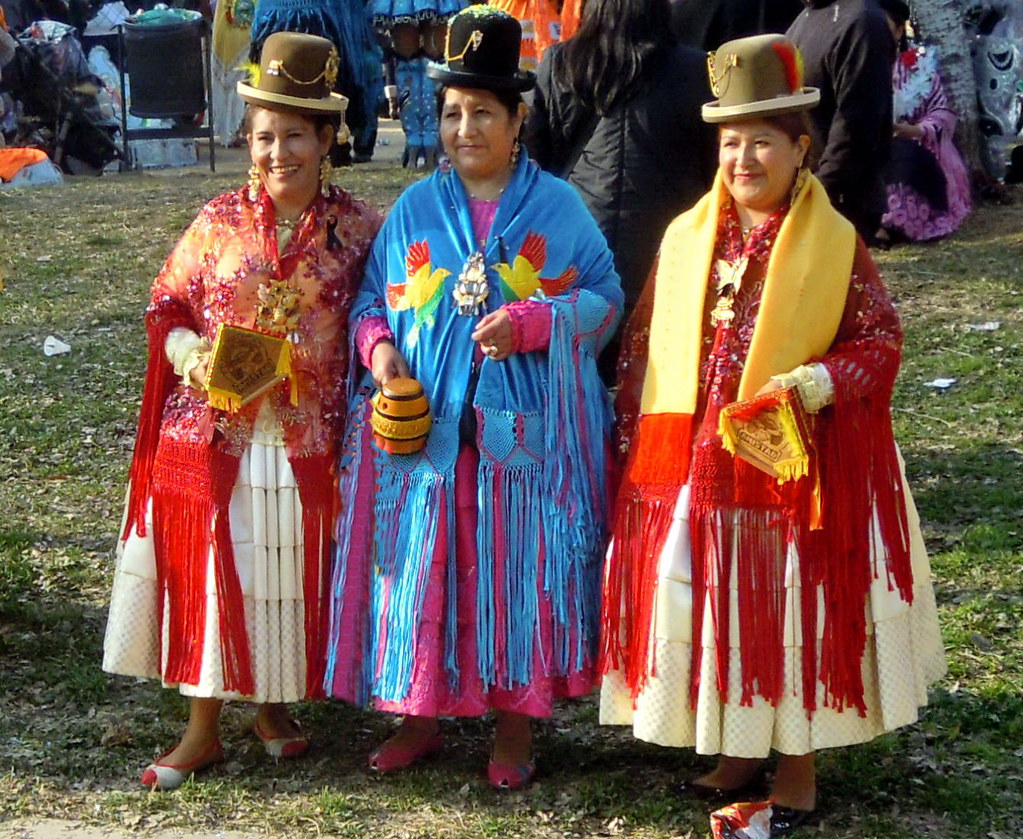 Đất nước Bolivia đang bảo tồn trang phục truyền thống của họ