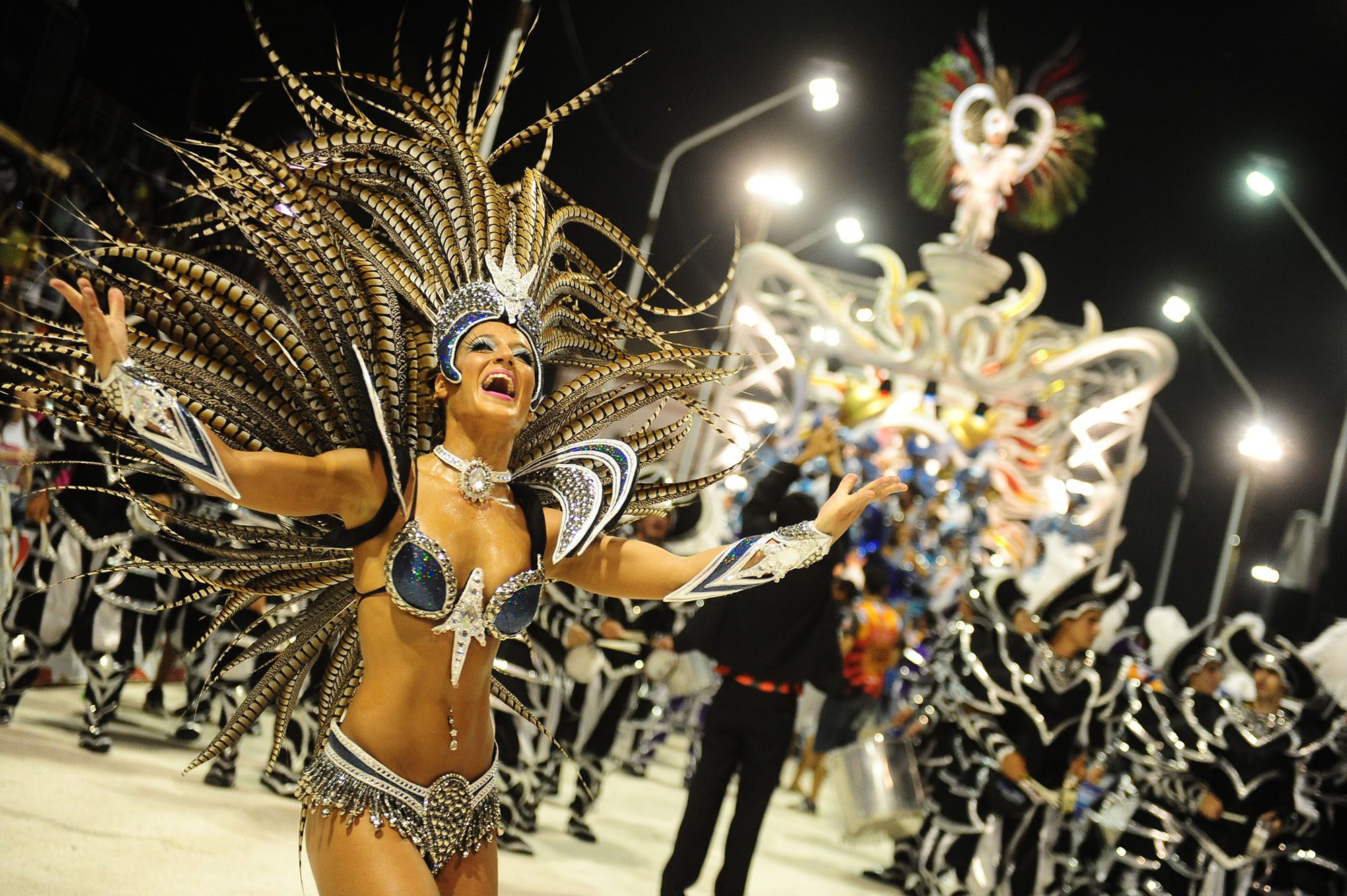 Các quốc gia Mỹ Latinh được biết đến với những vũ điệu độc đáo và bốc lửa