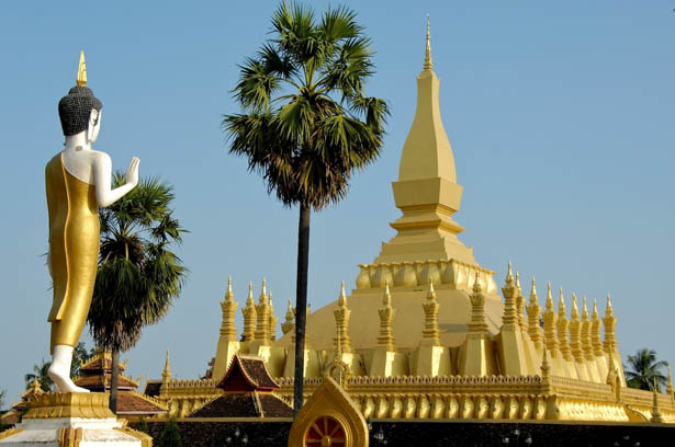 Pha That Luang - bảo tháp được mạ vàng